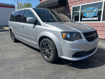 2017 DODGE GRAND CARAVAN SE Van - 6733 - Image 1