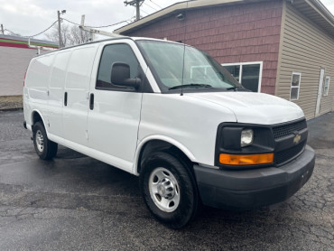2011 CHEVROLET EXPRESS G2500 Mid-Size - 6918 - Image 1