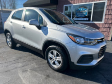 2017 CHEVROLET TRAX LS SUV - Image 1