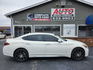 2015 INFINITI Q70L 3.7 Sedan - 7204 - Image 1