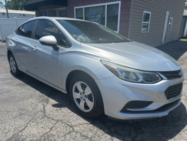 2017 CHEVROLET CRUZE - Image 1