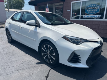 2017 TOYOTA COROLLA SE Sedan - 7493 - Image 1