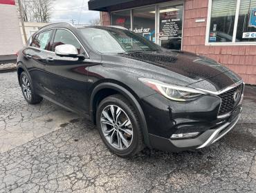 2018 INFINITI QX30 PURE SUV - 7667 - Image 1