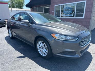 2016 FORD FUSION SE Sedan - 7704 - Image 1